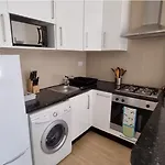 The Hyde Park Atelier - Bright & Spacious 2Br